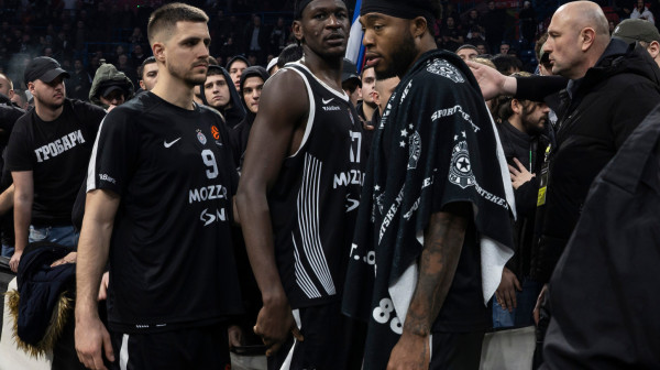 Burno nakon meča – Tajrik u okršaju sa navijačima Paritzana VIDEO