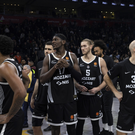 Debakl i alarm  – Partizan još jednom dotakao dno