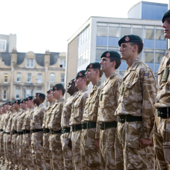Britanci spremaju mlade za vojsku