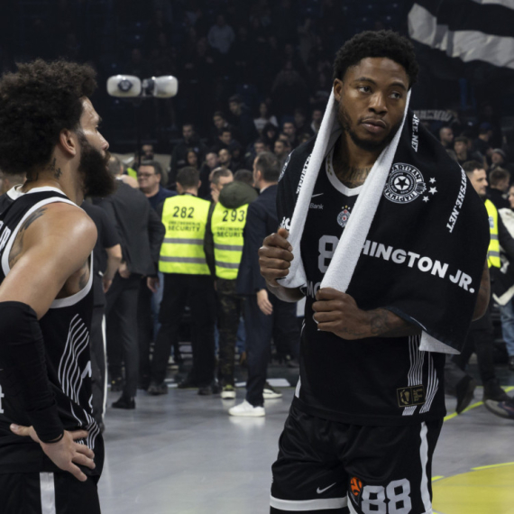 "Tajrik Džons mora da napusti Partizan pre nego što tenzije eskaliraju" FOTO