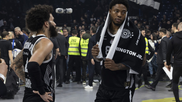 "Tajrik Džons mora da napusti Partizan pre nego što tenzije eskaliraju" FOTO