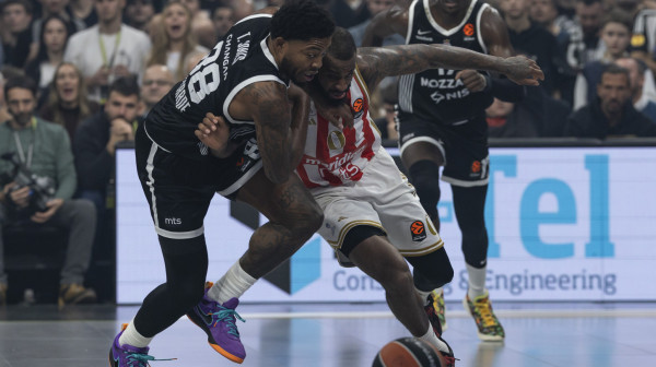 Zvezda u zoni plej-ina, Partizan zakovan za dno