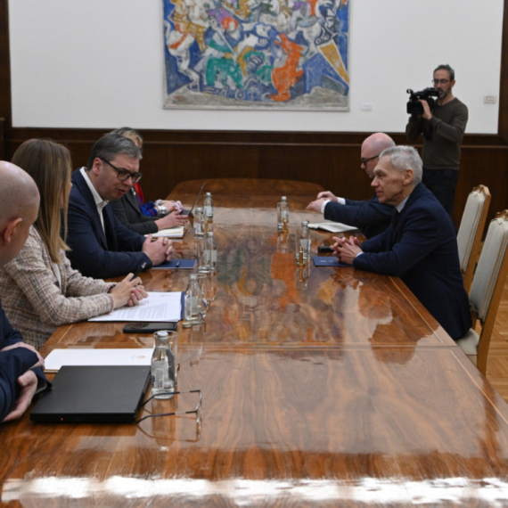 Vučić sa Bocan-Harčenkom: "Razgovarali smo o mogućim rešenjima za NIS" FOTO