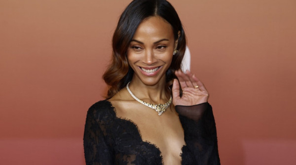 "Bog blagoslovio tange i Ameriku": Glumica u nikad vrelijem izdanju poručila – vreme je darivanja FOTO