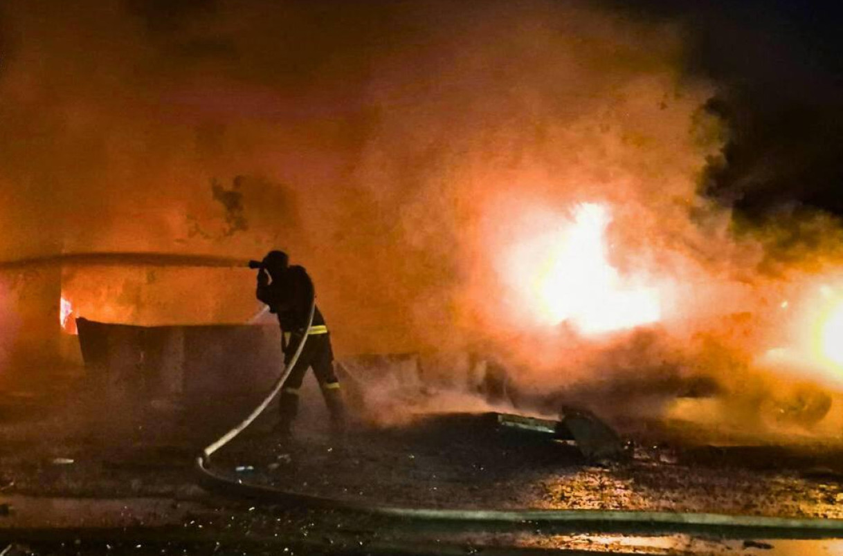 Rat u Ukrajini – 1.410 dan: Kijev broji žrtve; Zelenski presekao FOTO/VIDEO