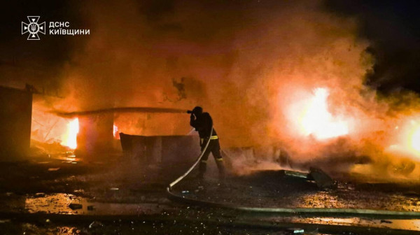 Rat u Ukrajini – 1.410 dan: Kijev broji žrtve; Zelenski presekao FOTO/VIDEO