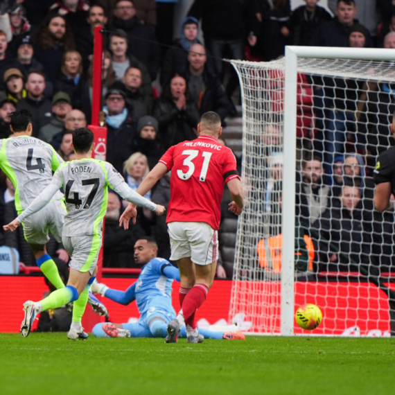 Siti jedva iščupao pobedu od Notingema i Milenkovića i preuzeo prvo mesto!