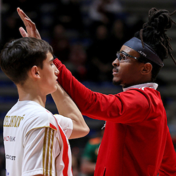 Moneke dominira – Zvezda preokrenula