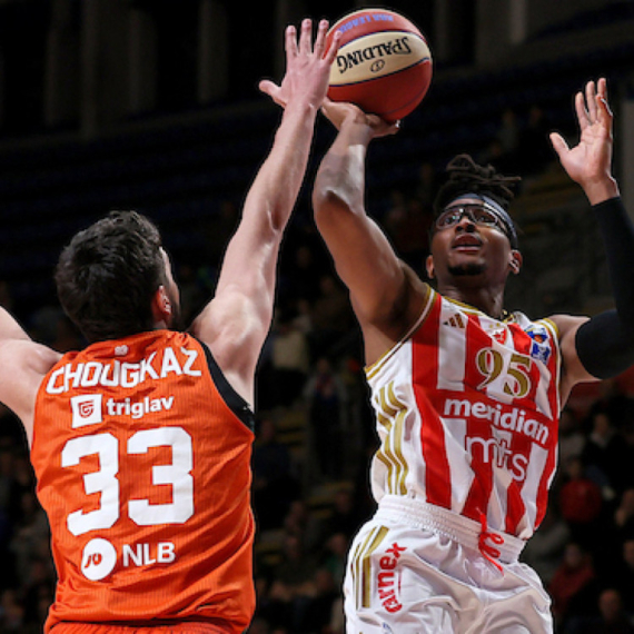 Moneke dominira – Zvezda preokrenula