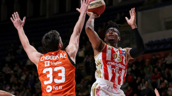 Moneke dominira – Zvezda preokrenula