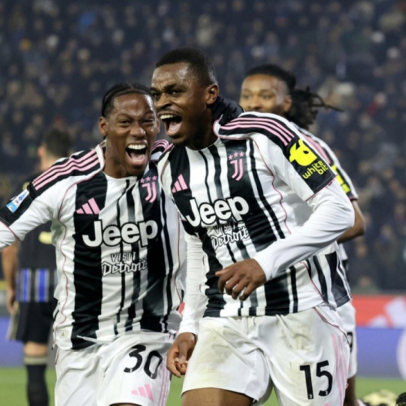 Juve "porodio" pobedu u Pizi