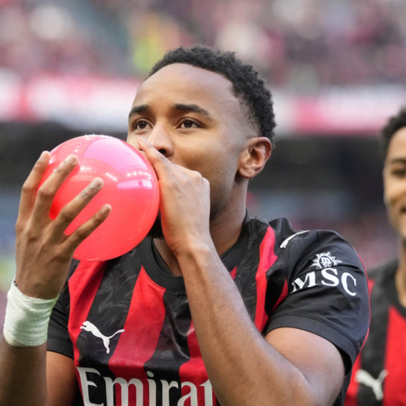 Milan ubedljiv protiv Verone