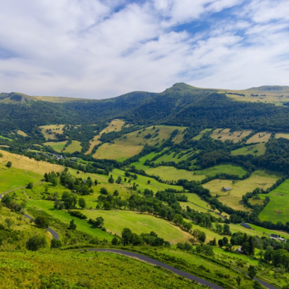 Najbolje čuvana tajna Francuske: Lekoviti raj "nikao" iz 200 vulkana FOTO