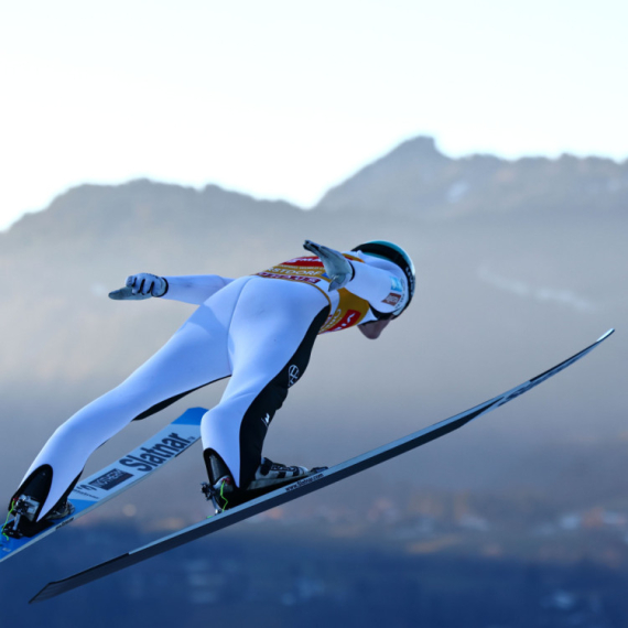 Domen Prevc najbolji u kvalifikacijama u Oberstdorfu VIDEO