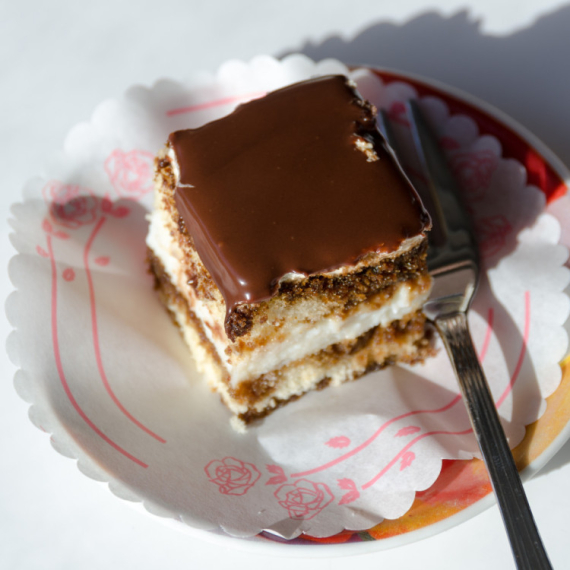 Najpopularniji kolač u 2025: Internet je poludeo – jednostavan, a izgleda neodoljivo VIDEO