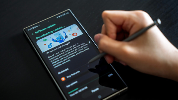 Samsung sprema pametnijeg AI asistenta za Galaxy telefone