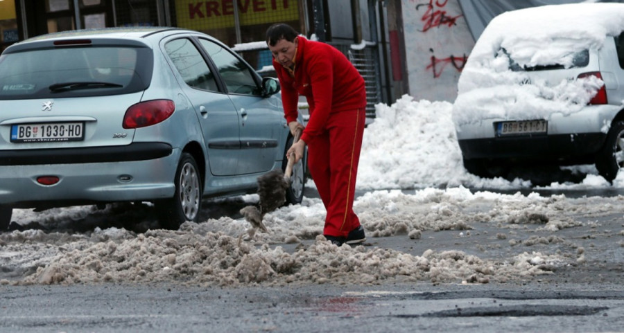 Vremenski rolerkoster: Meteorolog upozorava – moguća opasna pojava, a onda i više od 20 cm snega FOTO