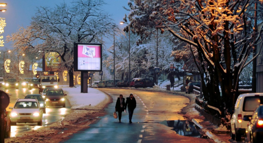 Vremenski rolerkoster: Meteorolog upozorava – moguća opasna pojava, a onda i više od 20 cm snega FOTO