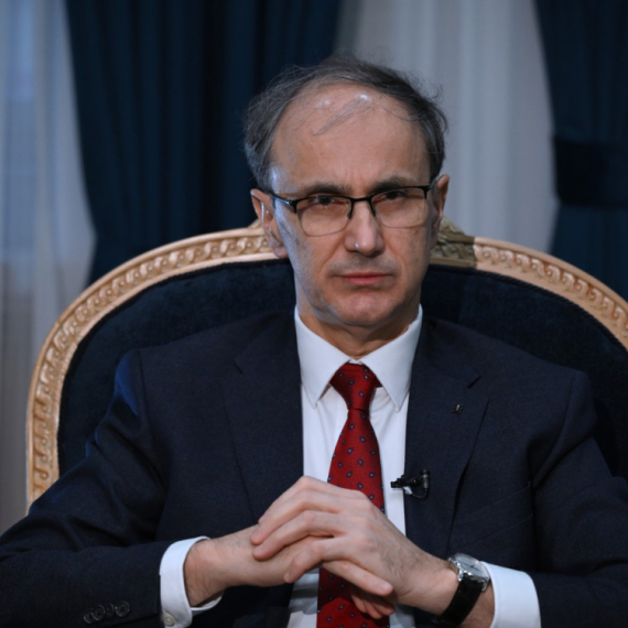 Macut čestitao Novu godinu građanima: Nastavljamo da gradimo Srbiju