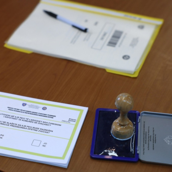 Na KiM počelo brojanje glasova za kandidate za poslanike