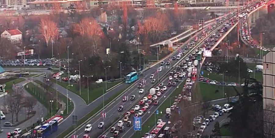 Sve stoji – pakleno je FOTO