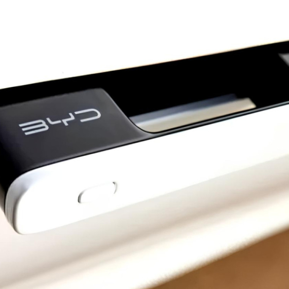 Bezbednost iznad dizajna: Kina zabranjuje ručke na vratima koje se uvlače