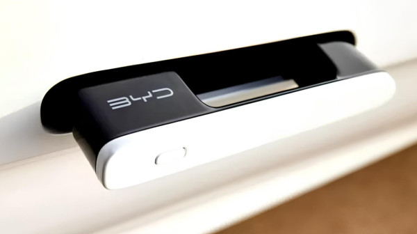 Bezbednost iznad dizajna: Kina zabranjuje ručke na vratima koje se uvlače