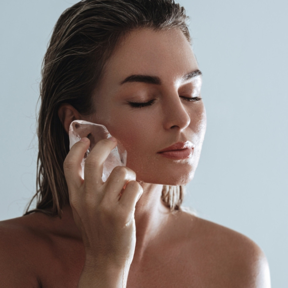 Tokom nege lica – pravimo ovu grešku: Zbog toga izgledamo starije