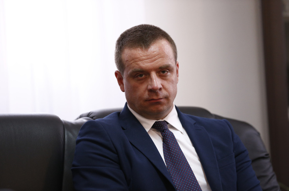 Uhapšen advokat Čedomir Stojković zbog pozivanja na nasilnu promenu vlasti u Srbiji