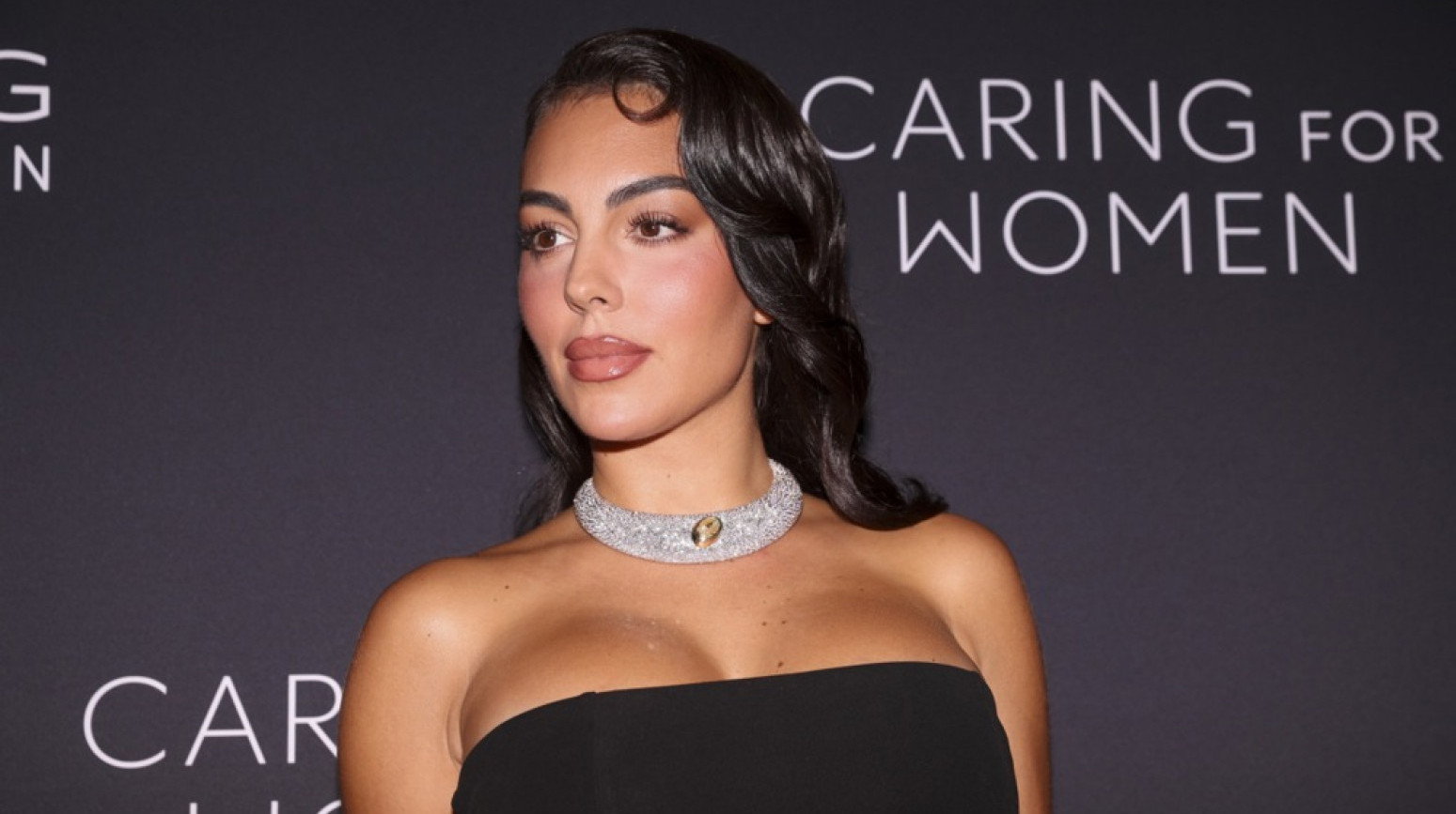 Georgina Rodrigez ponovo na stubu srama zbog stajlinga: "Spremna za estradu" FOTO