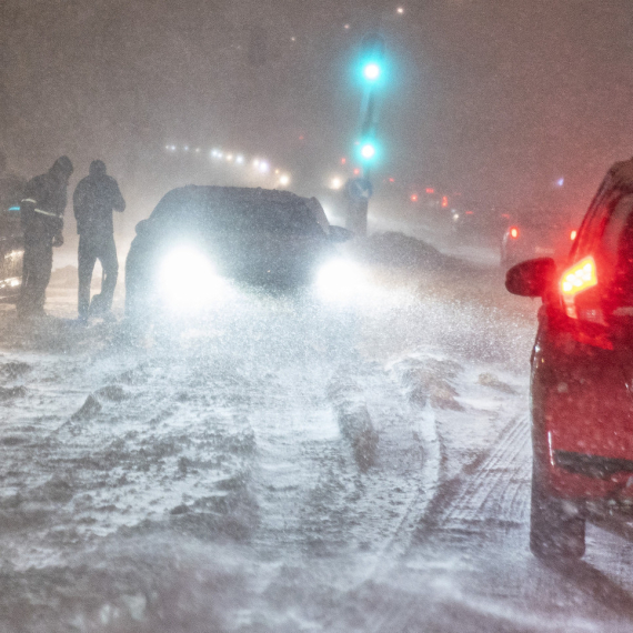 Strahovita mećava i "potpuna belina"!; Ledara sa neverovatnih -34 stepena i mnogo, mnogo snega FOTO/VIDEO