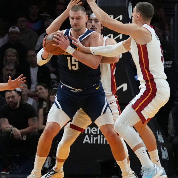 Javili se poznati doktori zbog Jokića: "To bi mu završilo sezonu..." VIDEO