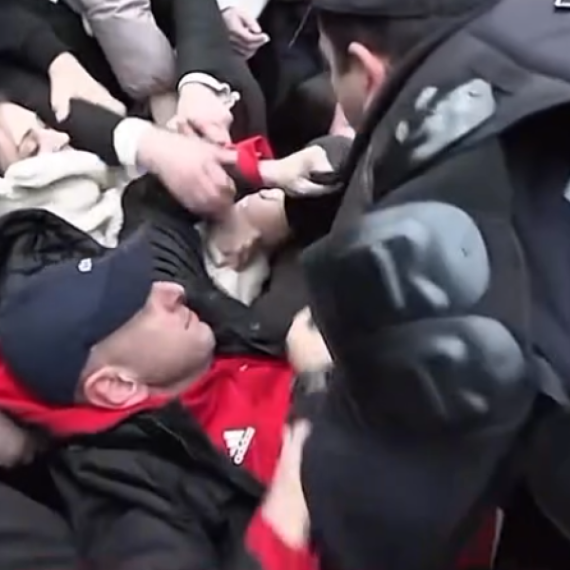 Vučić: Milana Kneževića hapse u duhu "evropskih" vrednosti; "Branio je volju naroda" FOTO/VIDEO