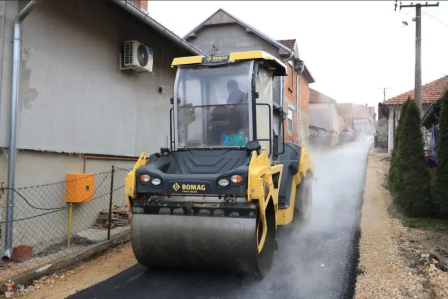 Ne staju sa radom: Još jedna ulica asfaltirana u Kragujevcu FOTO