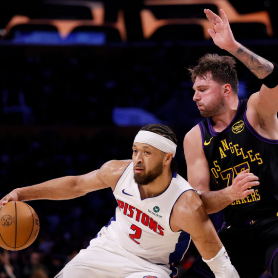 Pistonsi prejaki za Lejkerse, Klipersi na +41