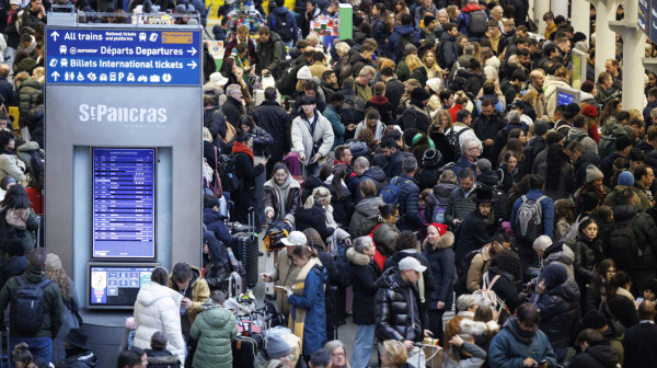 Hiljade putnika u problemu, porodice "zarobljene" u tunelu: "Trebalo je da bude putovanje života" FOTO