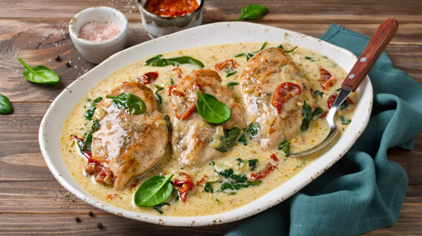 Čuli ste za piletinu "Udaj se za mene"? Ovo su najpretraživaniji recepti u 2025. godini