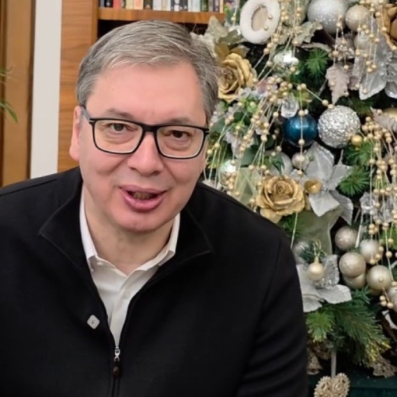 Vučić objavio šta su mu saradnici poželeli za NG: Zbog želje Suzane Vasiljević se udario po glavi VIDEO