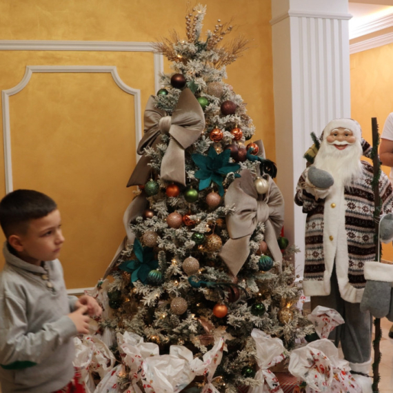 Ovo je najlepše okićena zgrada u Čačku FOTO