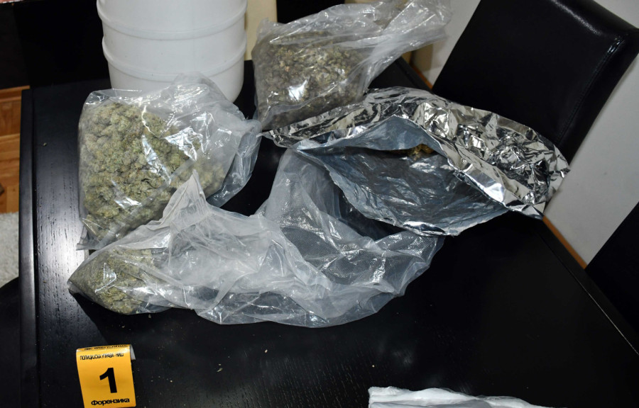 Uhapšen mladić u Nišu: U stanu mu pronađena droga FOTO