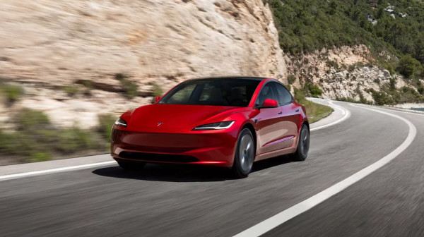 Mask ranije govorio o 20 miliona vozila godišnje do 2030, šta kažu trenutne prognoze