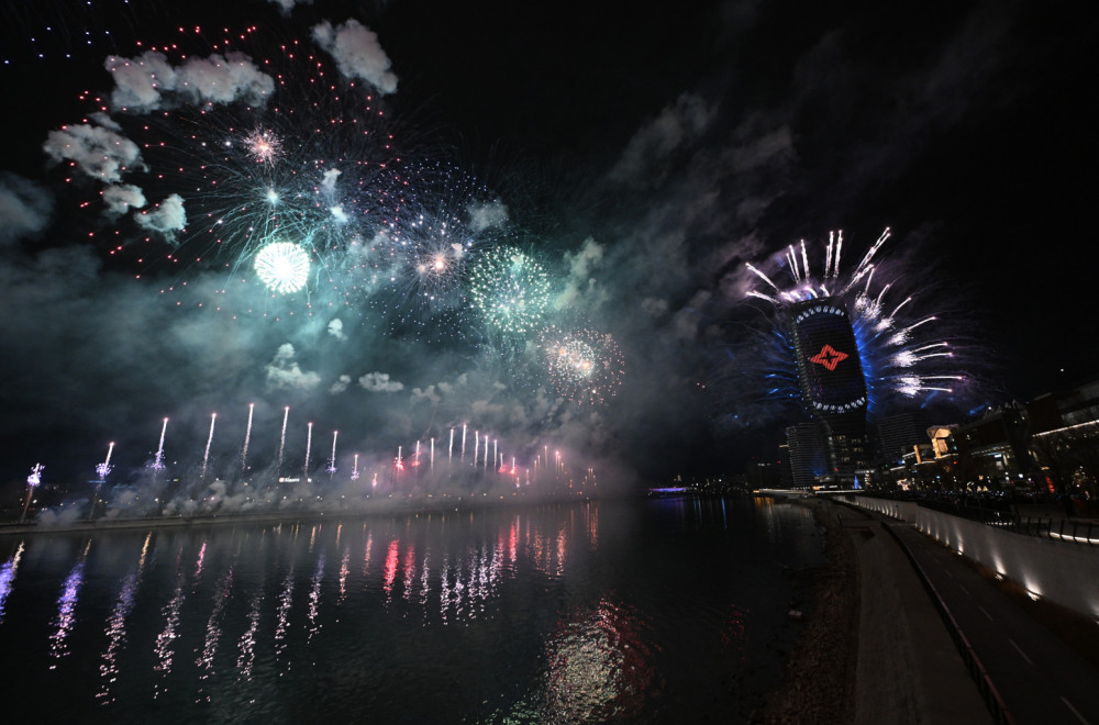 Beograđani i gosti dočekali Novu 2026. uz raskošni svetlosno-pirotehnički spektakl FOTO/VIDEO