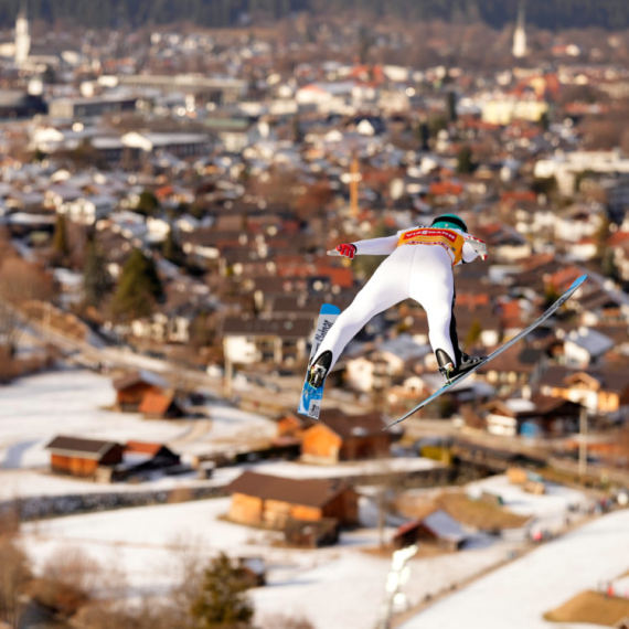 Prevc opet fenomenalan – njegov sunarodnik drugi put diskvalifikovan!