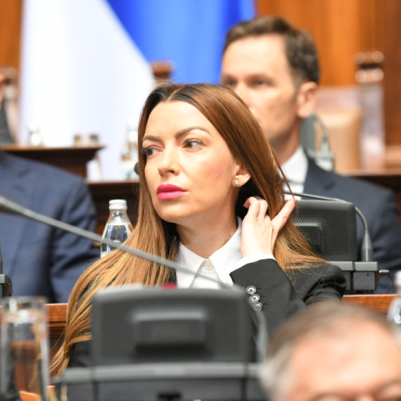 Ministarka Mesarović u Loznici i Krupnju: Nema spavanja, ne stajemo dok sva domaćinstva ne dobiju struju FOTO