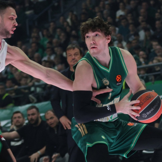 Vezenkov "anulirao" Nana, Milutinov odličan – OLY maltretira PAO u Evroligi!