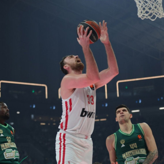 Vezenkov "anulirao" Nana, Milutinov odličan – OLY maltretira PAO u Evroligi!