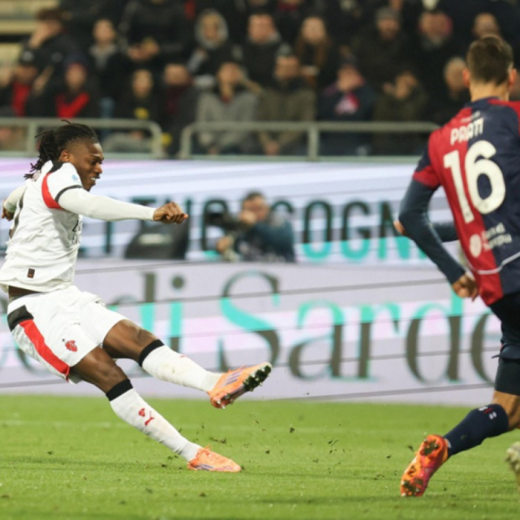 Pavlović prvi put "klupiran" – Leao junak Milana na Sardiniji