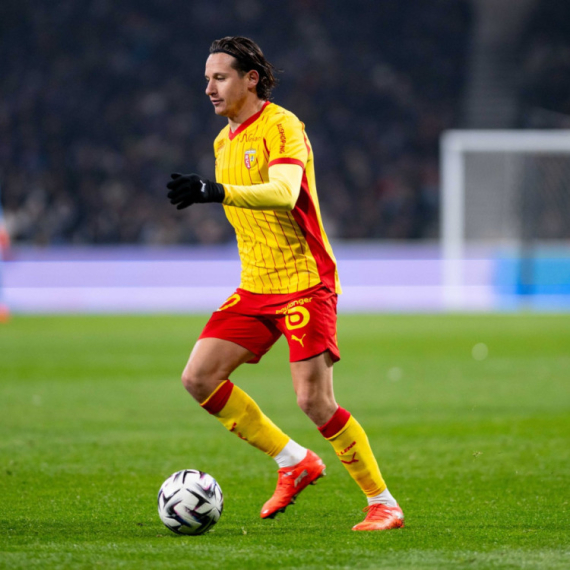 Strašan Lans – sedma u nizu, PSŽ zaostaje