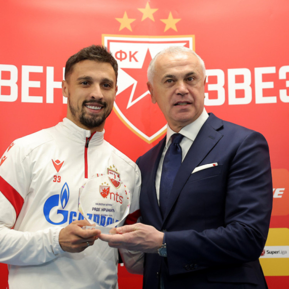 Terzić uručio nagrade dvojici igrača