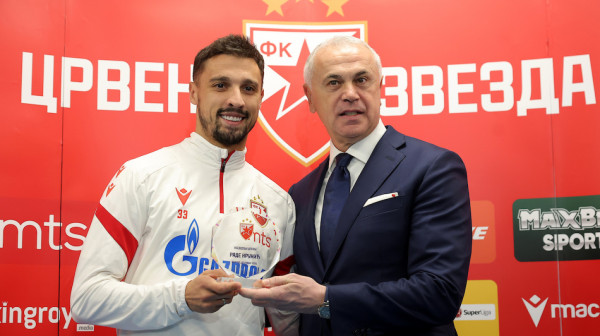 Terzić uručio nagrade dvojici igrača